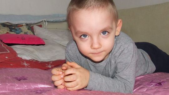 Kibicu - przyjdź na mecz i pomóż Mikołajkowi!