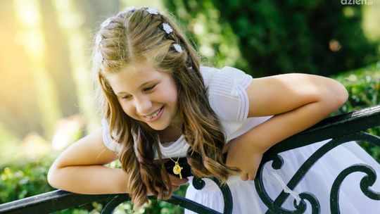 Kiedy zamówić sukienkę na Komunię Świętą? 