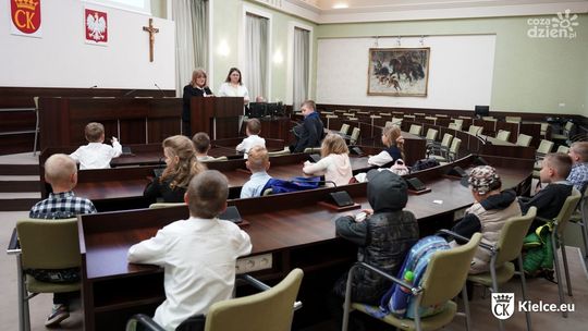 „Kielce to my”. Pierwszaki z SP 22 w ratuszu