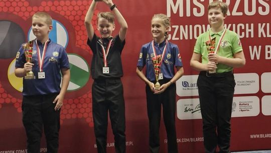 Kielczanie triumfują na Mistrzostwach Polski UKS-ów w bilard. Sześć medali i zwycięstwo w klasyfikacji