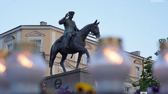 Kielczanie uczcili 90 rocznicę śmierci Marszałka Józefa Piłsudskiego 
