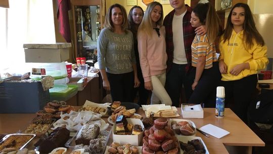 Kiermasz słodkości i przekąsek dla chorego Igorka