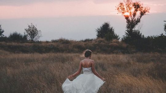 Kobiece, oryginalne i pełne uroku suknie ślubne plus size