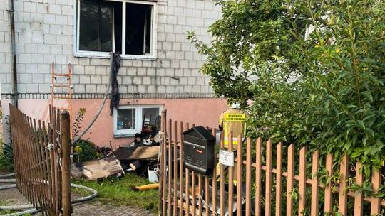 Kobieta zginęła w pożarze domu w Rykoszynie 