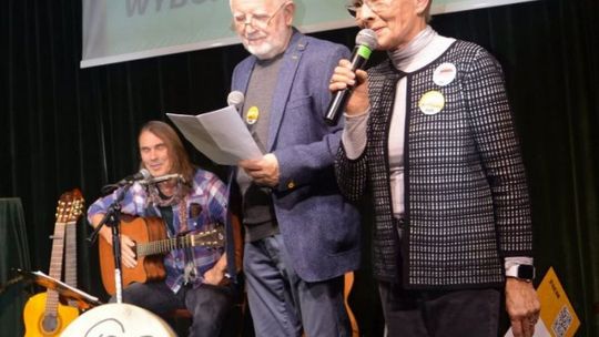 KOD świętował po działaniach Obywatelskiej Kontroli Wyborów