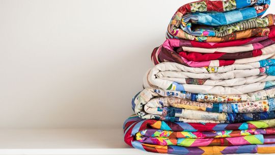 Kołderka obciążeniowa: Innowacyjne rozwiązanie w terapii i poprawie jakości snu