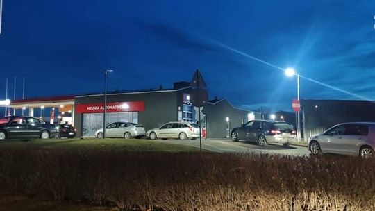 Kolejki na stacjach benzynowych 