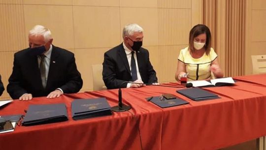 Kolejna dotacja dla Ćmielowa - tym razem na remont drogi w Łysowodach