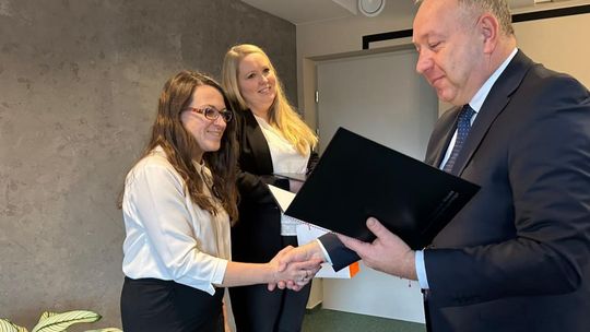 Kolejne awanse zawodowe wśród ostrowickich nauczycieli 