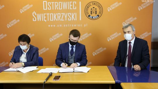 Kolejne dofinansowanie dla ostrowieckiego szpitala, tym razem na remont holu głównego