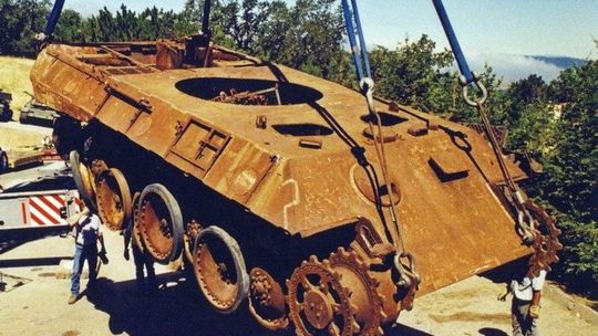 Kolejne poszukiwania czołgów z II WŚ. Prace wydobywcze nad Czarną Nidą trwają. 