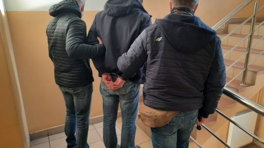 Kolejni poszukiwani przez sąd trafili w ręce policji