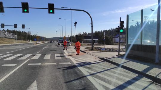 Kolizja dwóch aut na DK 73