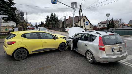 
Kolizja na skrzyżowaniu – 21-latka trafiła do szpitala