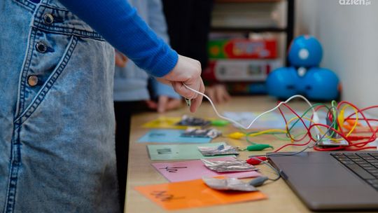 Komputery dla ukraińskich uczniów w Ostrowcu 