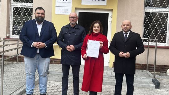 Konferencja PiS w Skarżysku-Kamiennej. Ostra krytyka NFZ i sytuacji szpitala