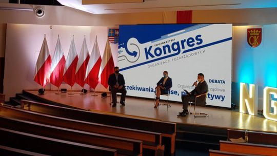 Kongres obradował online