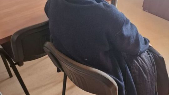 Kościelny złodziej w rękach policjantów 