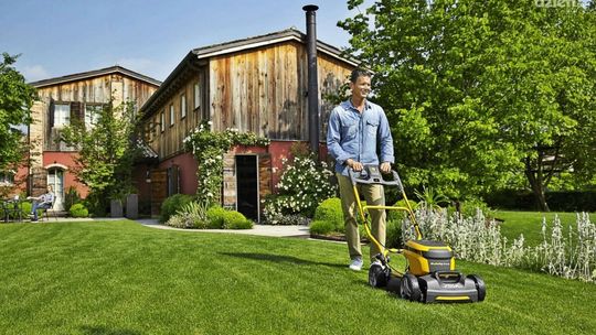 Kosiarki akumulatorowe: EKO pielęgnacja trawnika