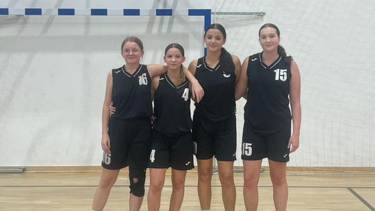 Koszykarki ze Starachowic mistrzyniami województwa