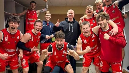 Koszykarze UJK Kielce przełamują złą passę. Wyjazdowe zwycięstwo w Dąbrowie Górniczej