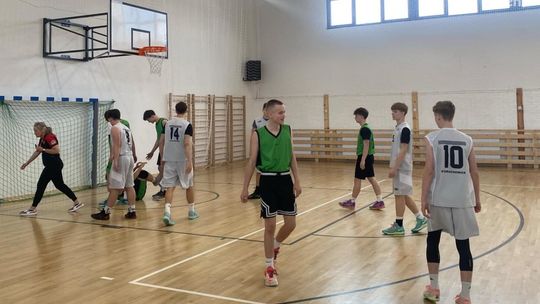 Koszykarze ze Starachowic z awansem do finału wojewódzkiego