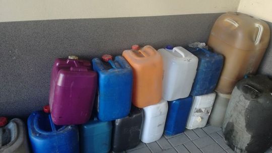 Kradli paliwo prosto z baków