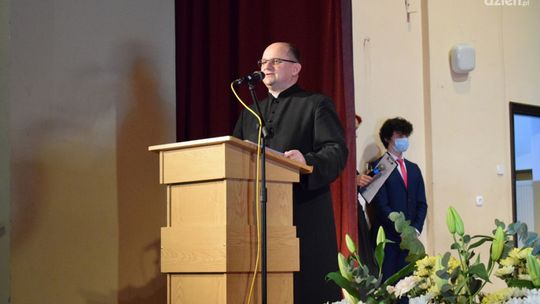 Ks. Paweł Anioł z nagrodą "Arbor Bona"