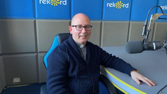 ks. R. Utnik: W liceum katolickim łamiemy stereotypy i wychodzimy naprzeciw oczekiwaniom uczniów 