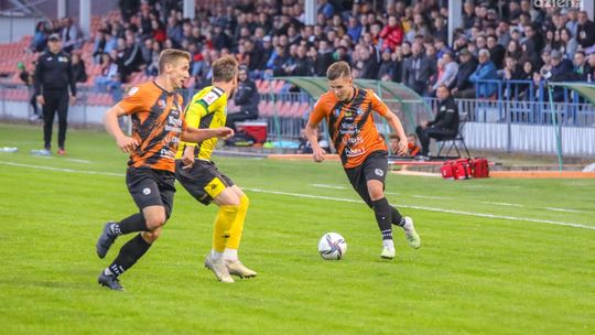 KSZO wracał z Krosna z trzema punktami, imponująca końcówka Staru Starachowice - grała III Liga