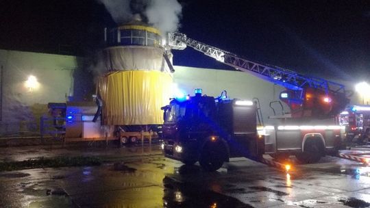 Kunów: Płonął silos z kukurydzą