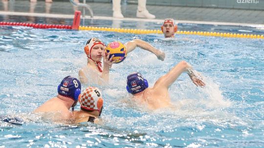 Lider zbyt mocny dla waterpolistów KSZO