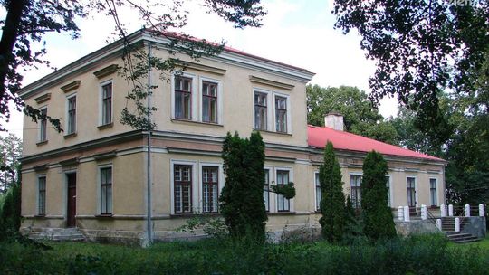 Losy dawnych właścicieli Chocimowa na kartach książki i w piosence  