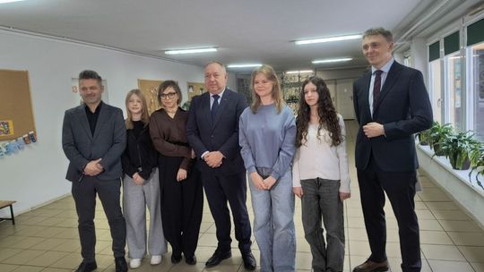 Ma uczyć demokracji i angażować społecznie. W ostrowieckich szkołach ruszył pilotaż Szkolnego Budżetu Obywatelskiego