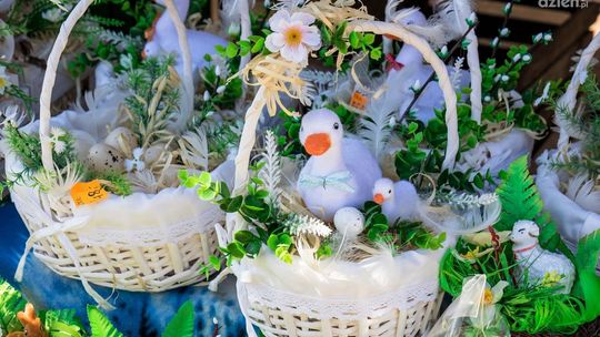 Magia Wielkanocy: Twórcze dzieła, muzyka oraz kulinarne przysmaki na Kiermaszu w Dworku Laszczyków 