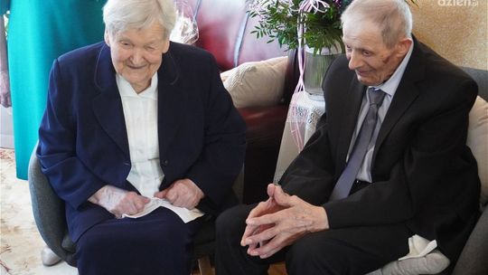 Mają ponad 100 lat, ze sobą są blisko 80. Małżeństwo Smardzów z Dębian