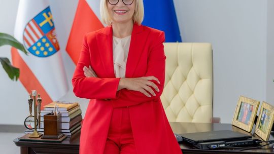 Marszałek Renata Janik odpowiada w sprawie unijnej dotacji