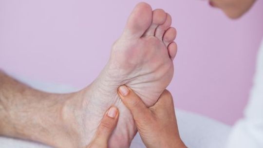 Masaż stóp, który relaksuje i leczy