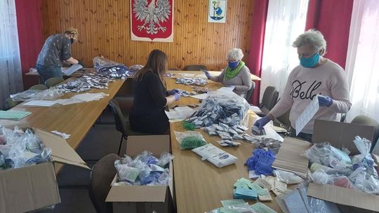 Maseczki dla seniorów z Ćmielowa