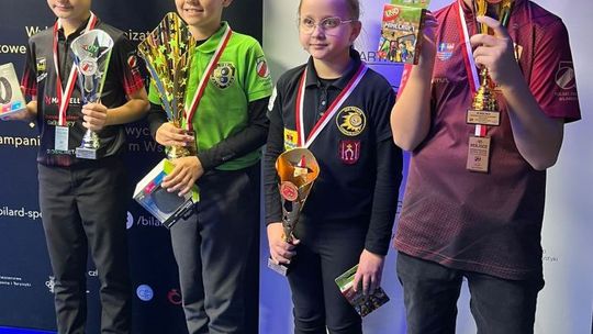 Medale dla najmłodszych bilardzistek i bilardzistów z Kielc