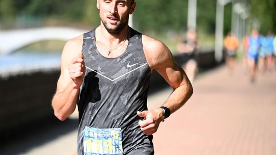 Michał Jagieło i Marzena Niewójt liderami XII MosirGutwinRun 2024 po 5. rundach!