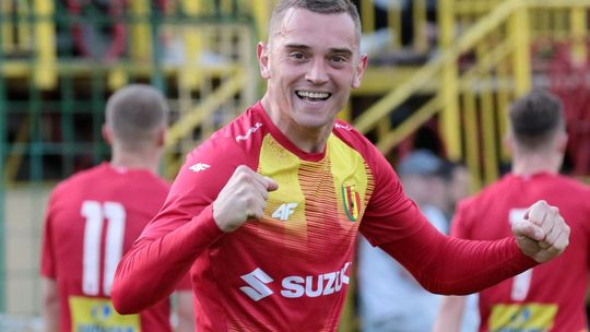 Michał Smolarczyk będzie strzelał w trzeciej lidze? Doświadczony napastnik pomógł Koronie II w awansie