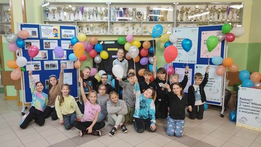 Międzynarodowy dzień telefonów zaufania w SP 39 w Kielcach