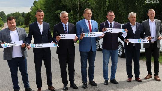 Mieszkańcy Mniowa mogę bezpiecznie spacerować nowym chodnikiem