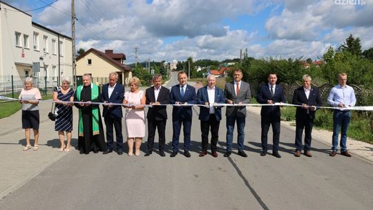 Mieszkańcy Starochęcin pojadą nową drogą