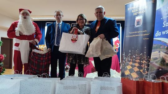 Mikołaj nagrodził najlepszych szachistów z Ostrowca 