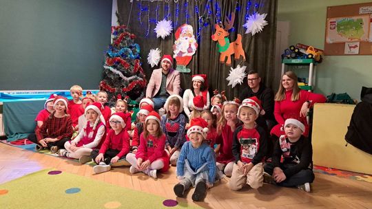 Mikołaj w 11-tce, jego pomocnikami byli członkowie Rady Osiedla "Spółdzielców"