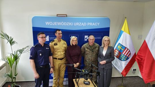 Miliony dla pracowników służb na szkolenia operatorów dronów 