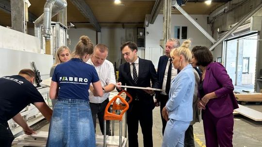 Minister Andrzej Domański odwiedził Kielecki Park Przemysłowy