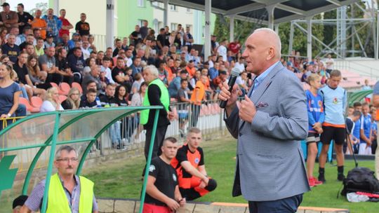 Mirosław Malinowski wygrywa walkę o fotel prezesa Świętokrzyskiego Związku Piłki Nożnej.
